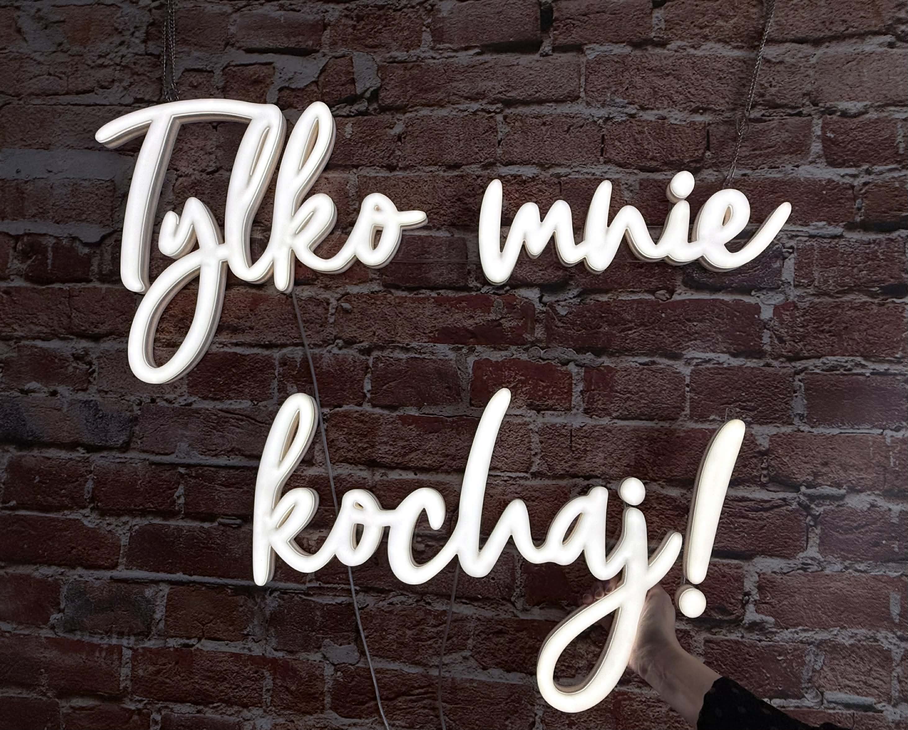 Neon ślubny Tylko mnie kochaj